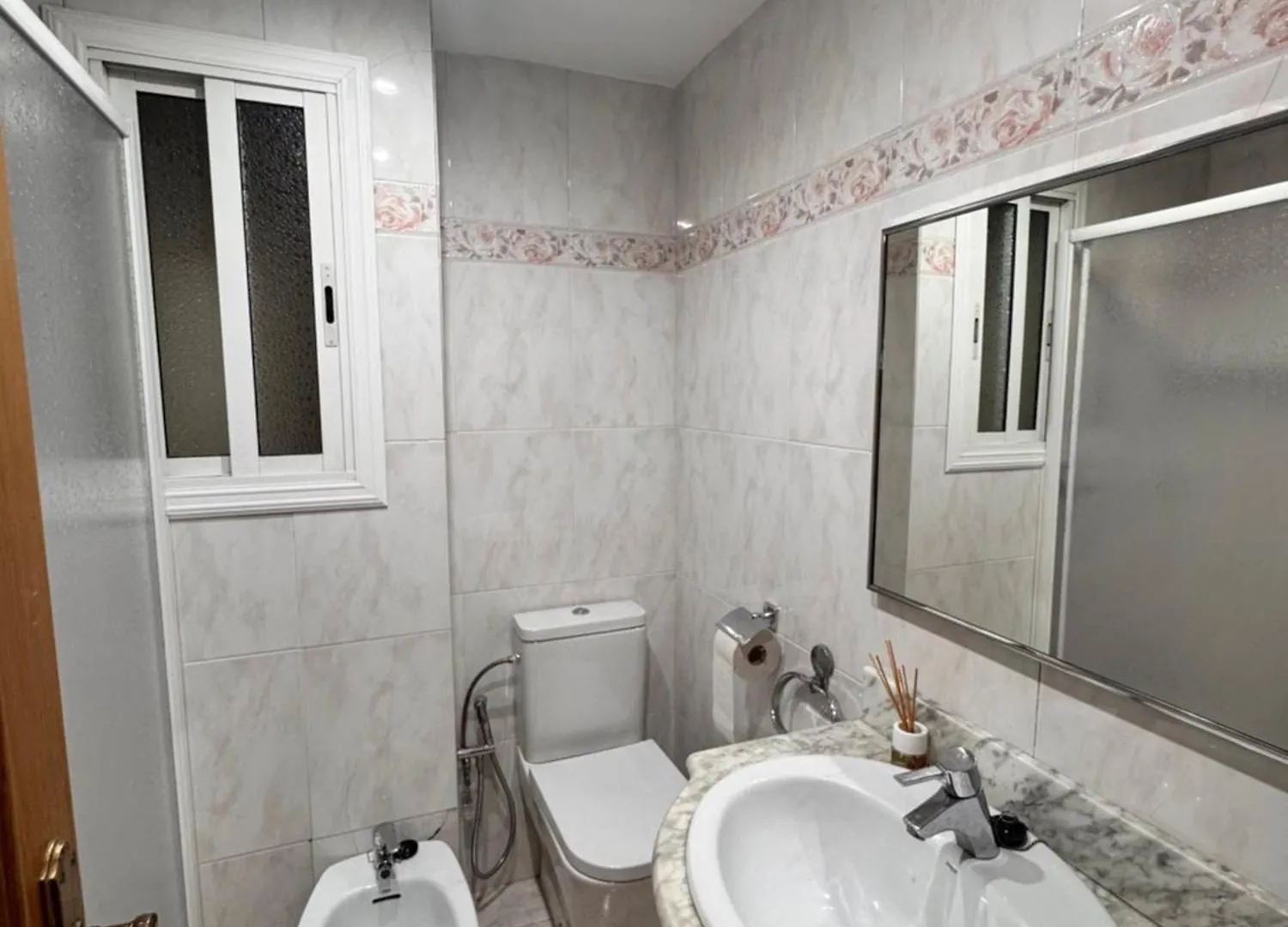 Comfortable And Well-Located Room - Shared Common Areas Barcelone Appartement